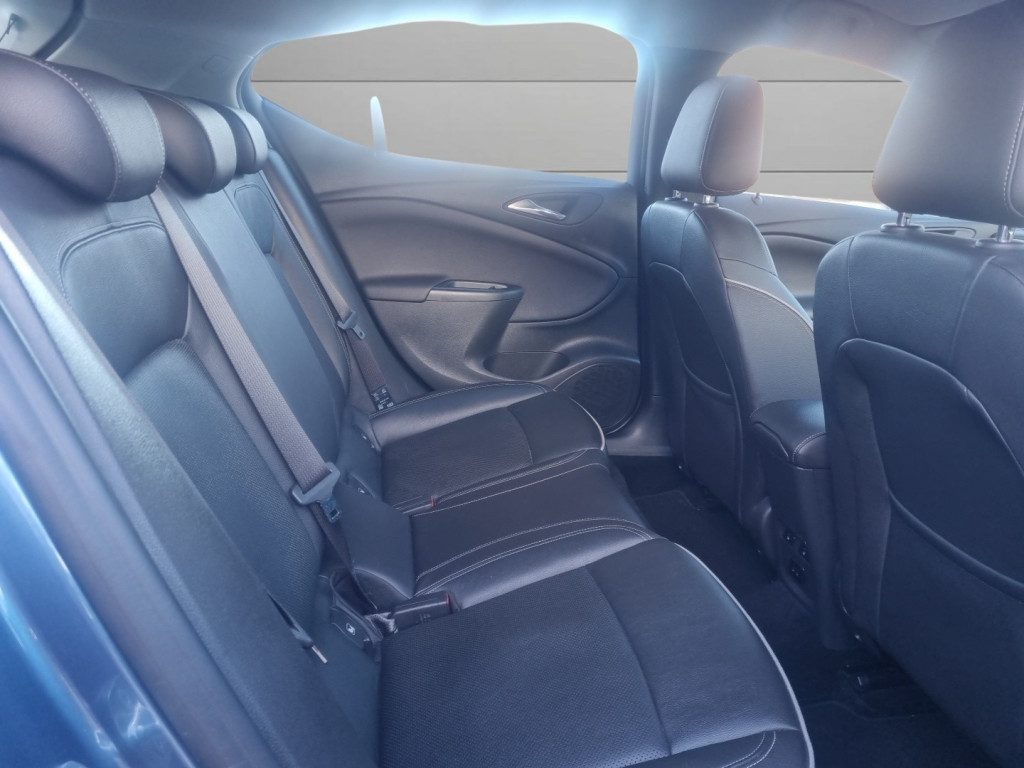 Vauxhall Astra - Image 9