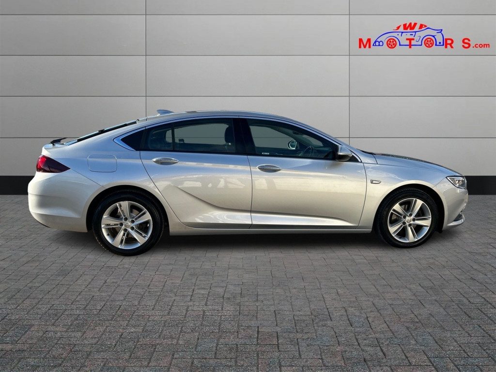 Vauxhall Insignia - Image 9