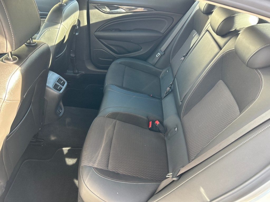 Vauxhall Insignia - Image 14