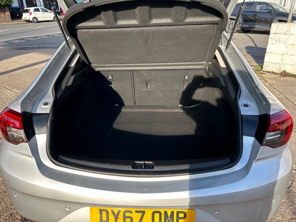 Vauxhall Insignia - Image 15