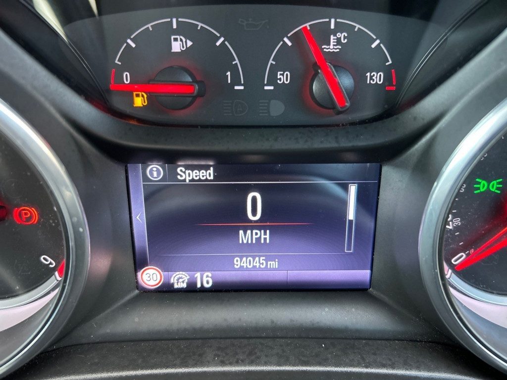Vauxhall Insignia - Image 17