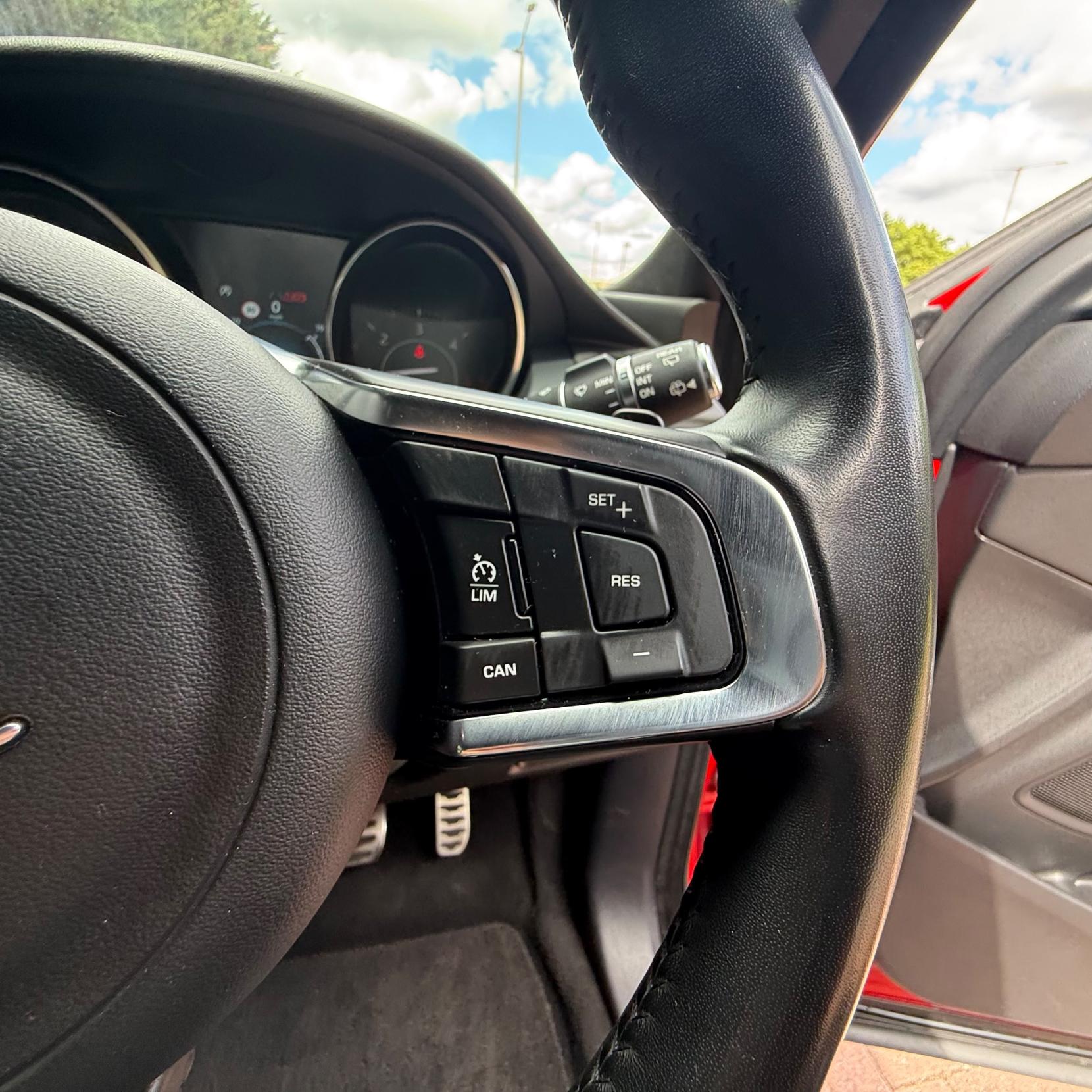 Jaguar E-PACE - Image 12