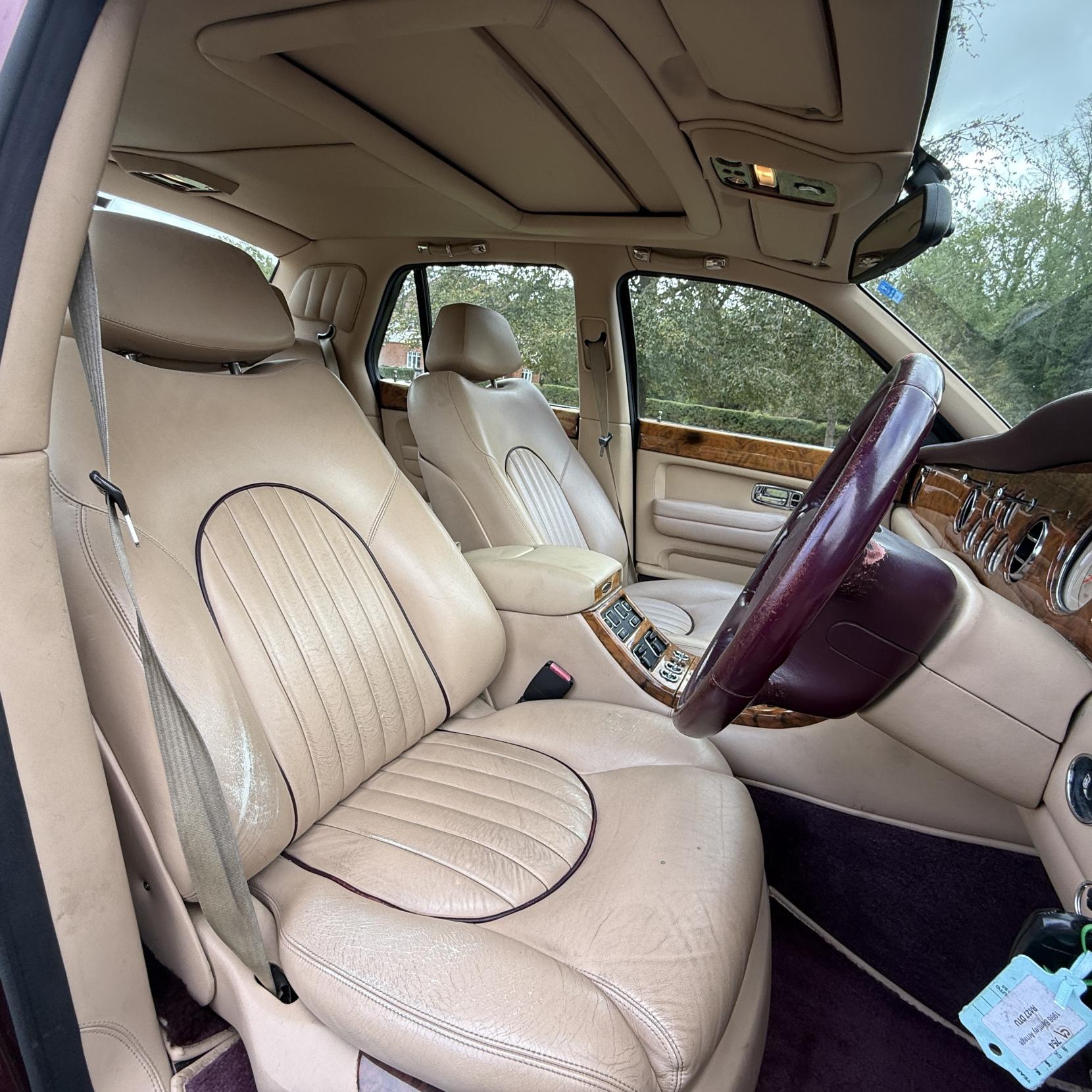 Bentley Arnage - Image 20