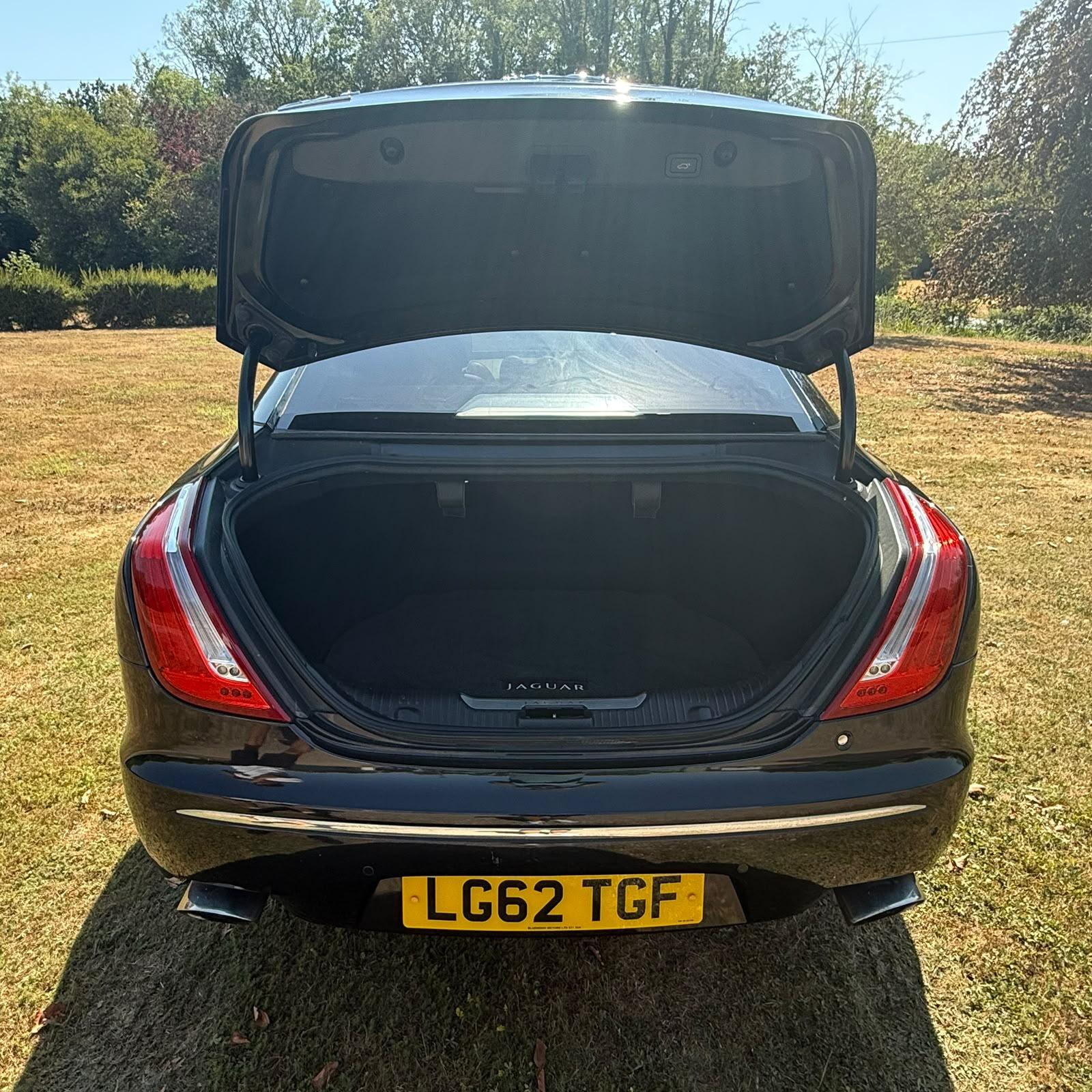 Jaguar XJ - Image 15
