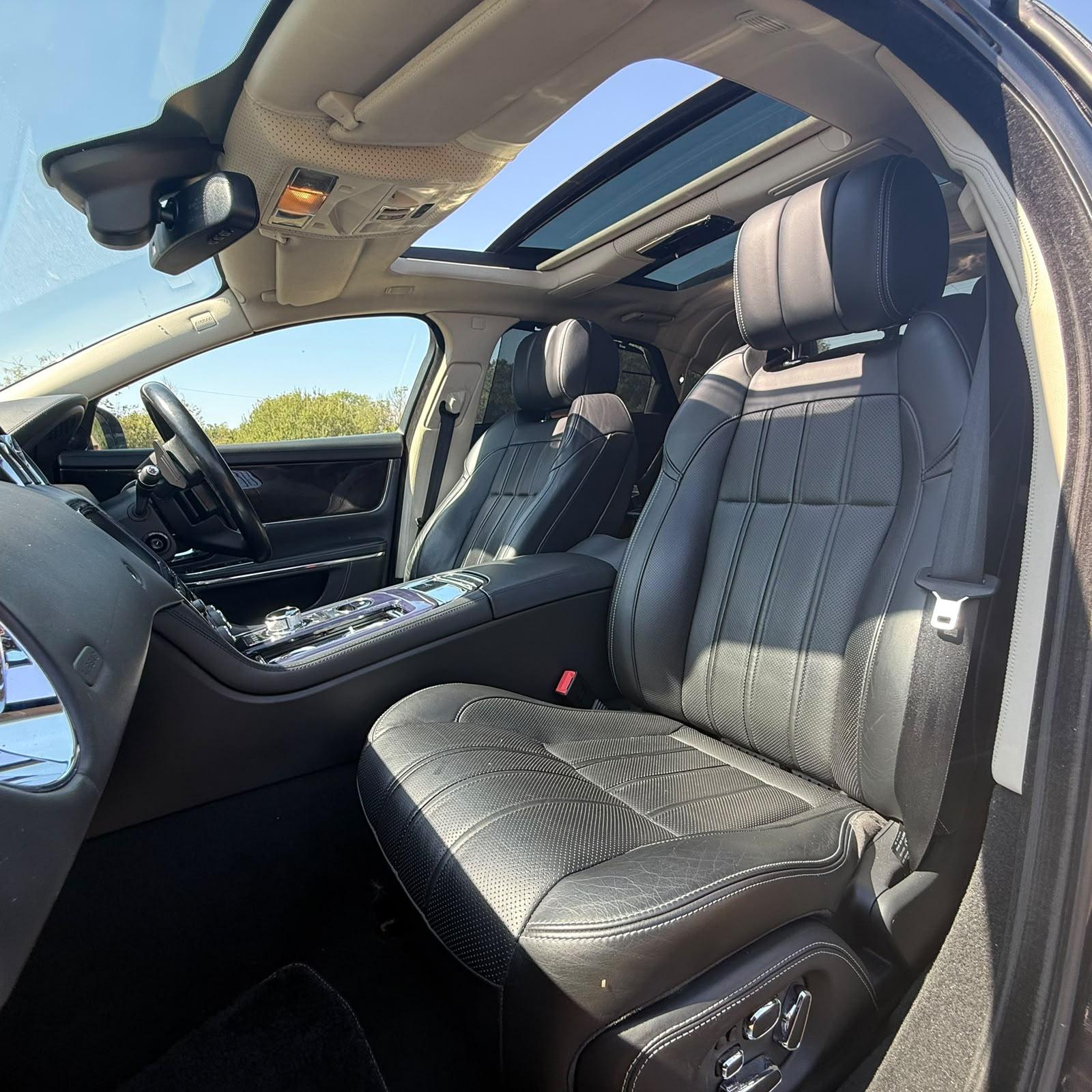 Jaguar XJ - Image 18