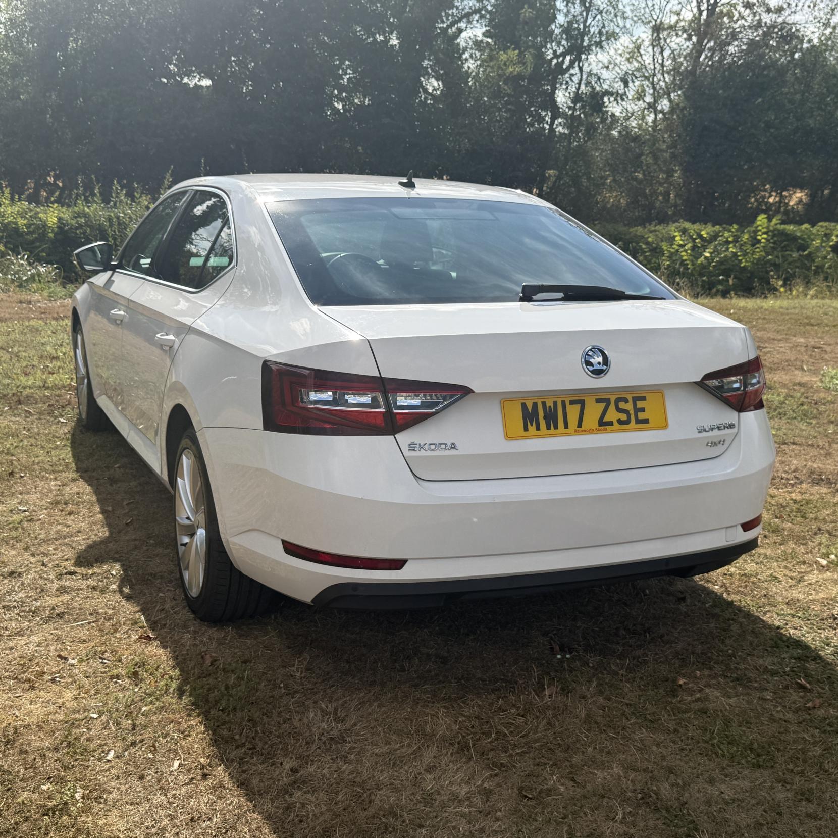 Skoda Superb - Image 13