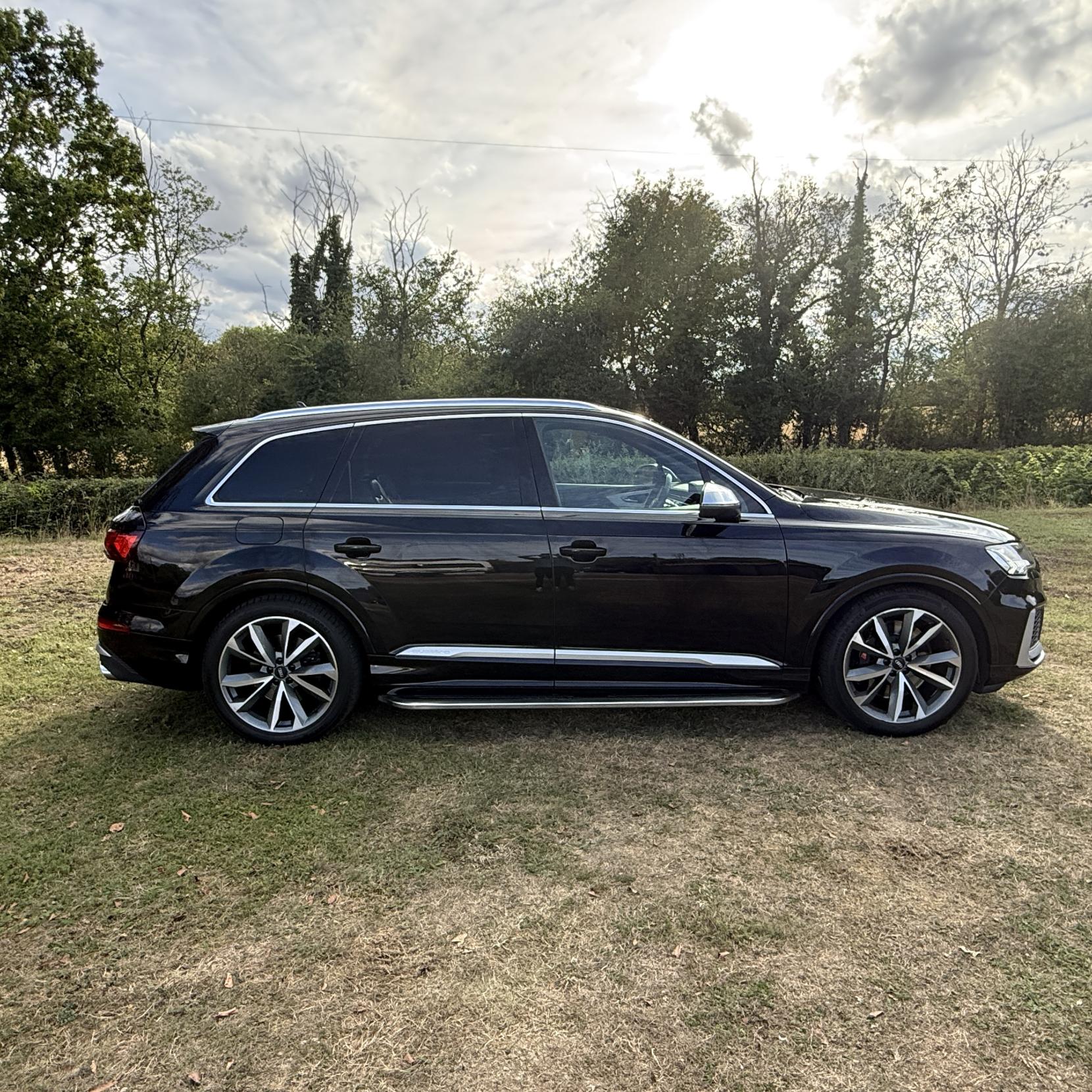 Audi SQ7 - Image 7