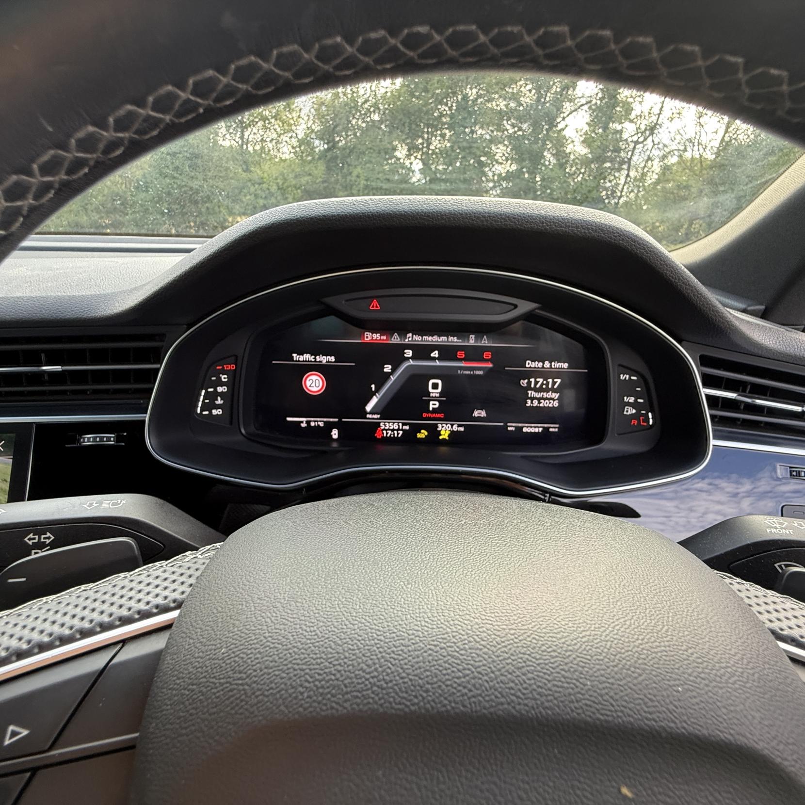 Audi SQ7 - Image 14