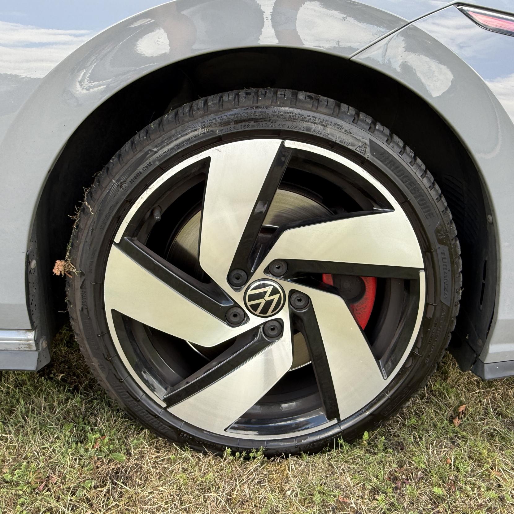 Volkswagen Golf - Image 15