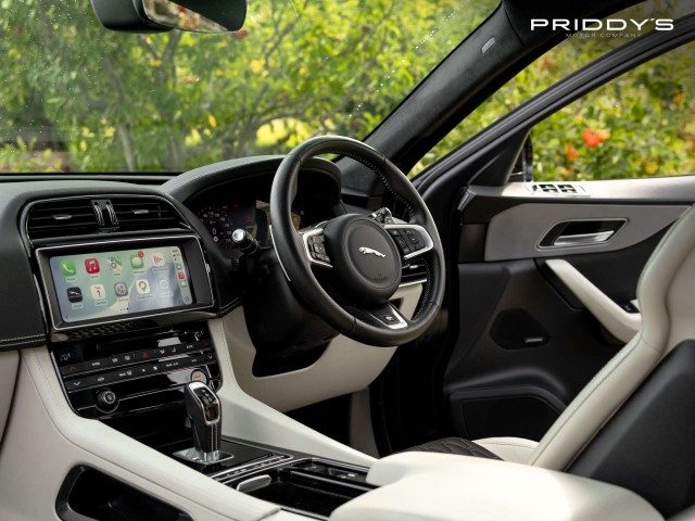 Jaguar F-Pace - Image 18