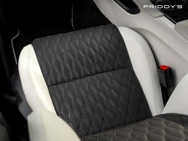 Jaguar F-Pace - Image 19
