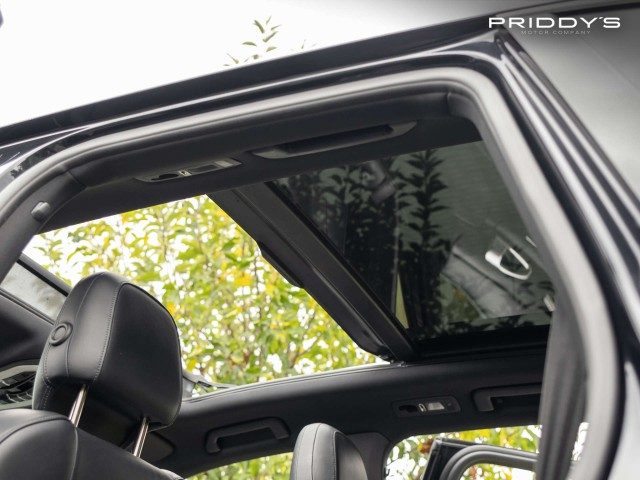 Porsche Cayenne - Image 17