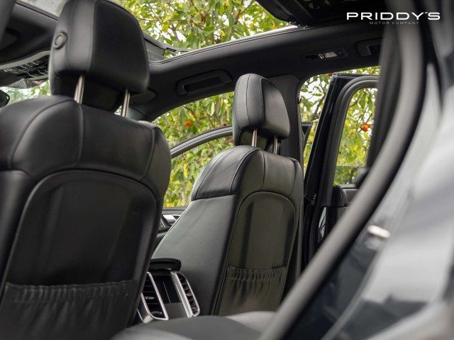 Porsche Cayenne - Image 18