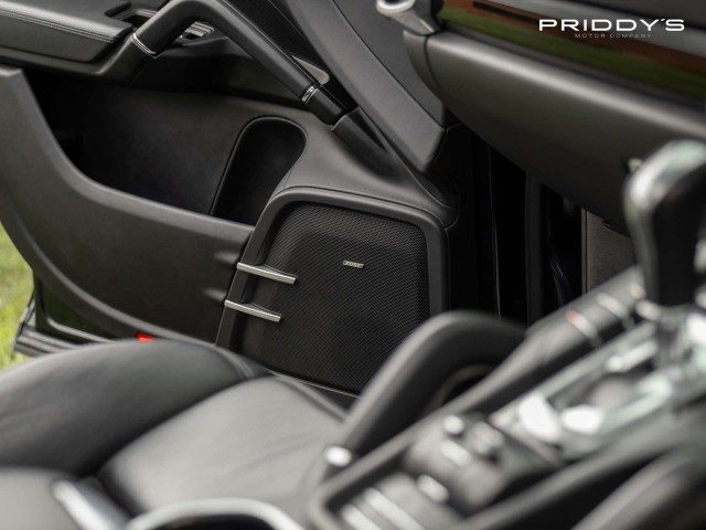 Porsche Cayenne - Image 20