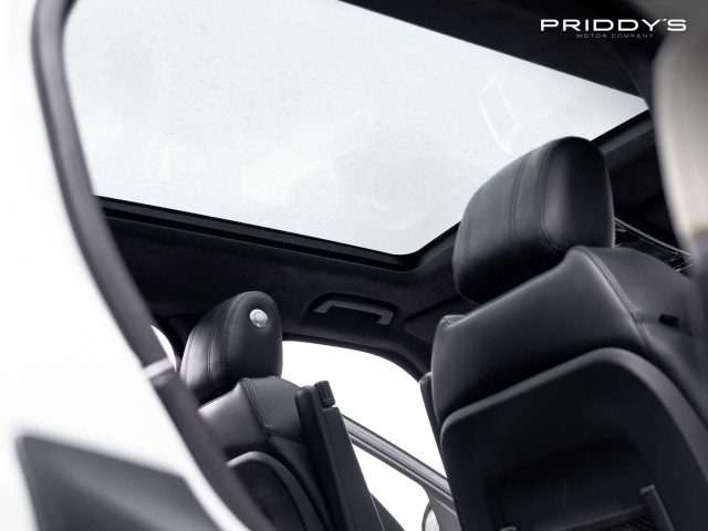 Land Rover Range Rover Sport - Image 11