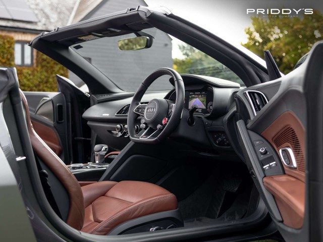 Audi R8 - Image 10