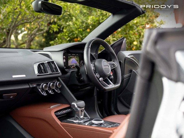 Audi R8 - Image 11