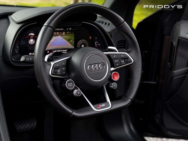 Audi R8 - Image 14