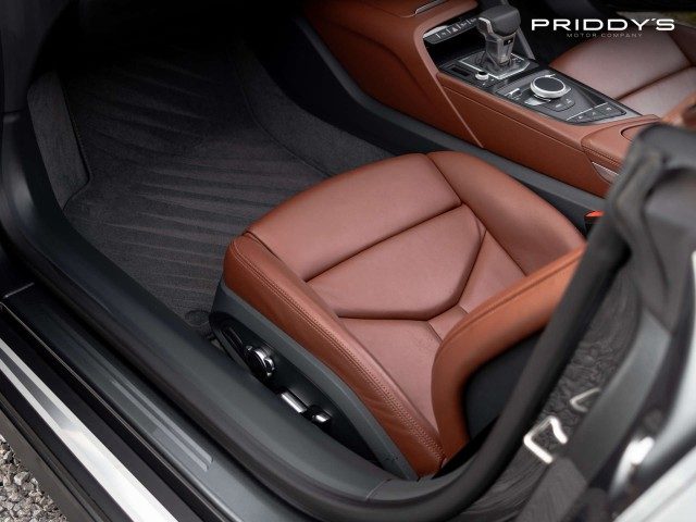 Audi R8 - Image 16