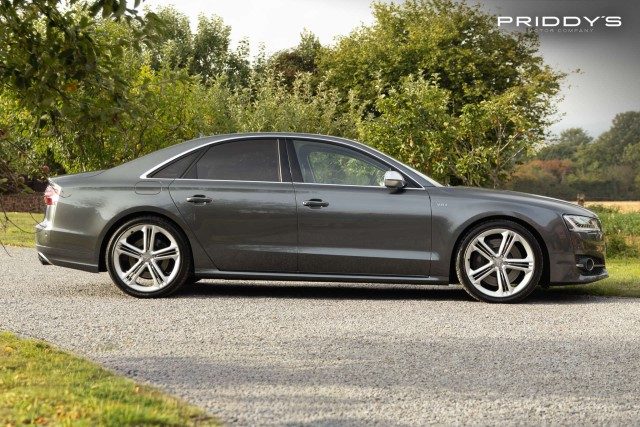 Audi S8 - Image 7