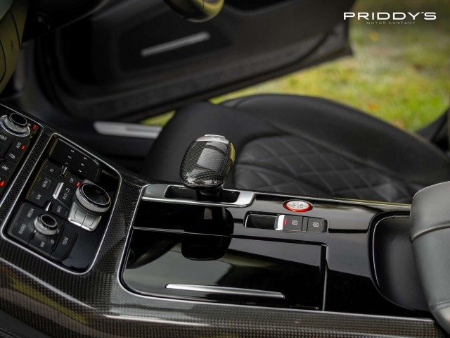 Audi S8 - Image 12