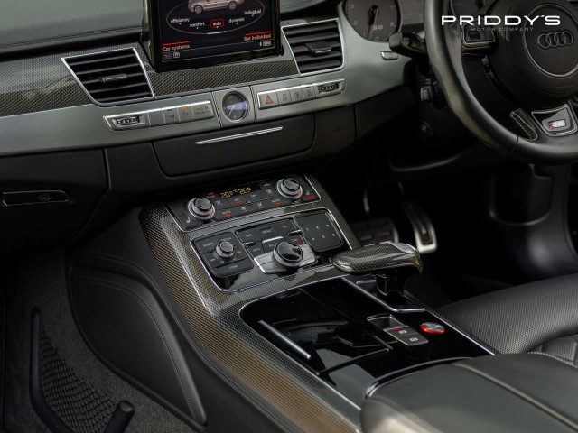 Audi S8 - Image 14