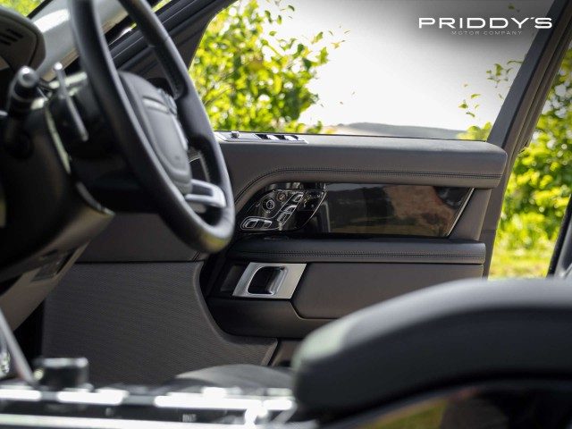Land Rover Range Rover - Image 11