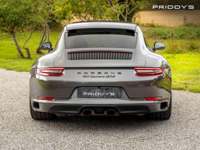 Porsche 911 - Image 7
