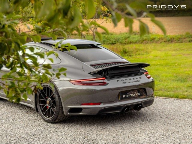 Porsche 911 - Image 12