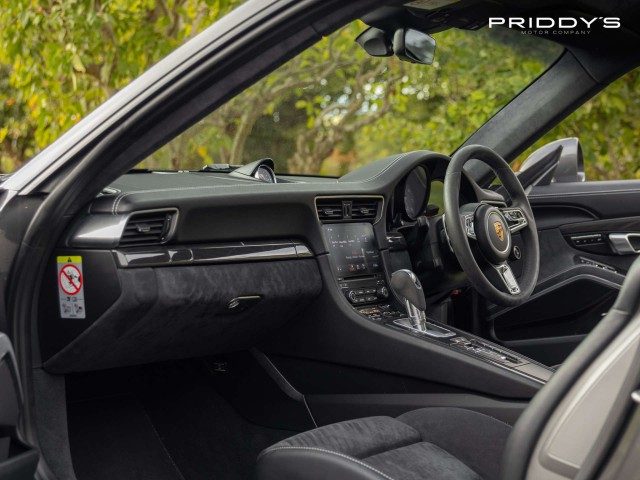 Porsche 911 - Image 14