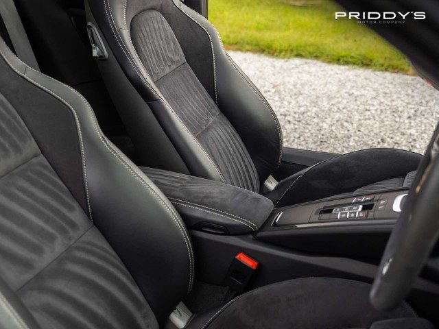 Porsche 911 - Image 19