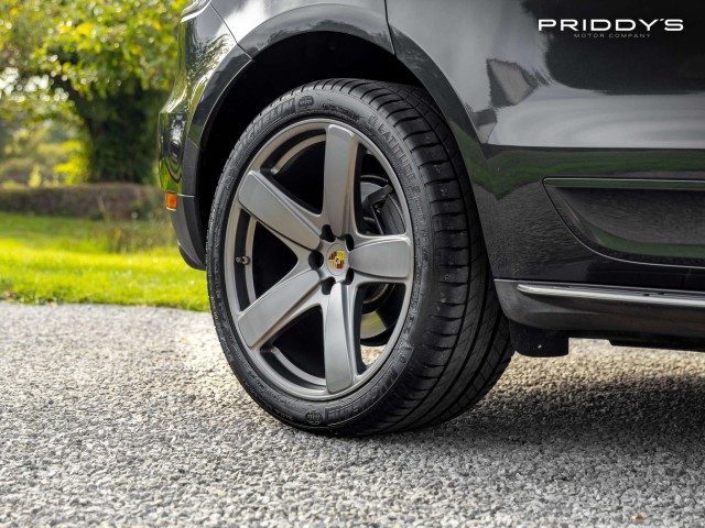 Porsche Macan - Image 10