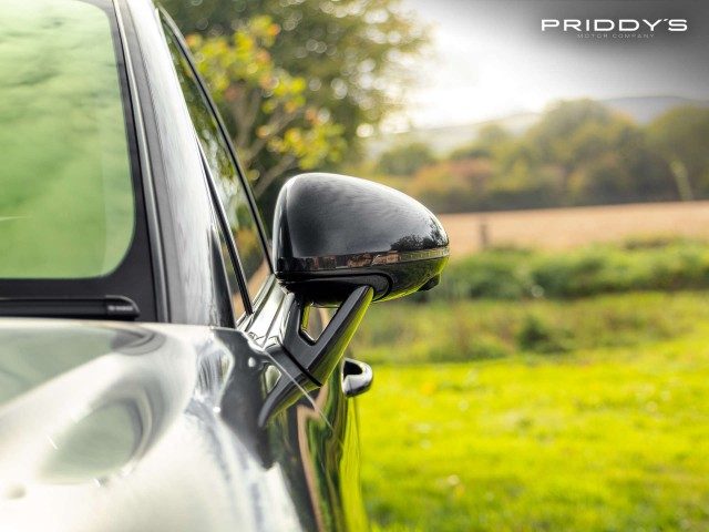 Porsche Macan - Image 11