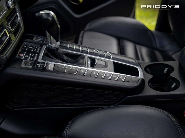 Porsche Macan - Image 15