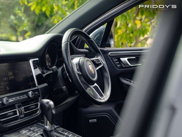Porsche Macan - Image 16