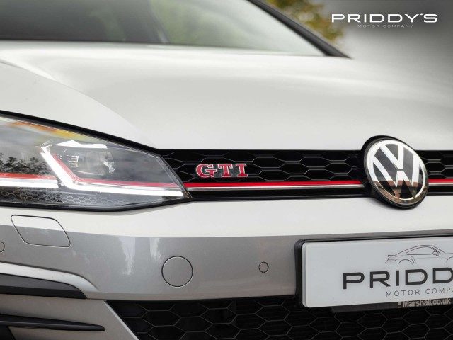 Volkswagen Golf - Image 12