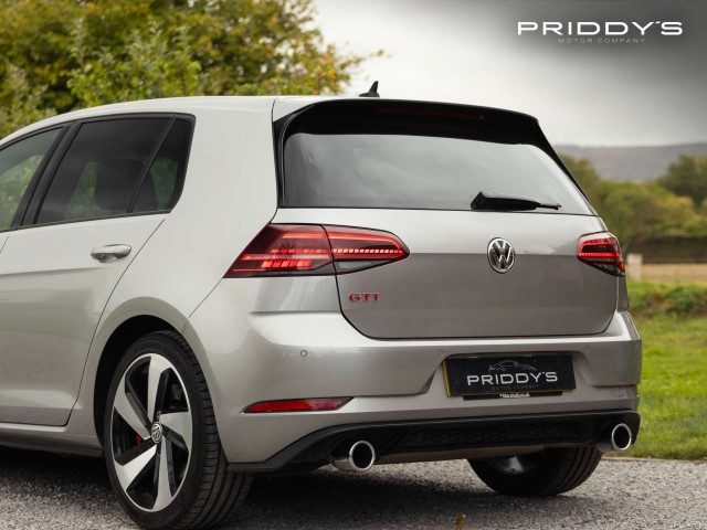 Volkswagen Golf - Image 14
