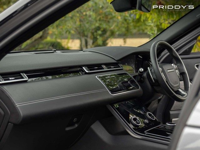 Land Rover Range Rover Velar - Image 11
