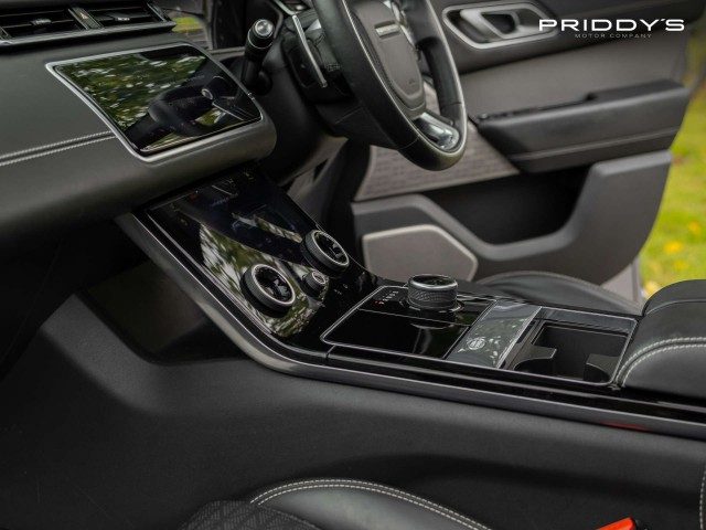 Land Rover Range Rover Velar - Image 13