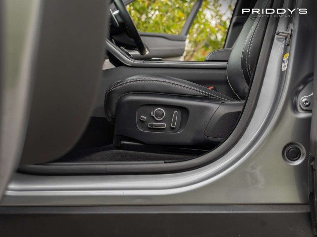 Land Rover Range Rover Velar - Image 15