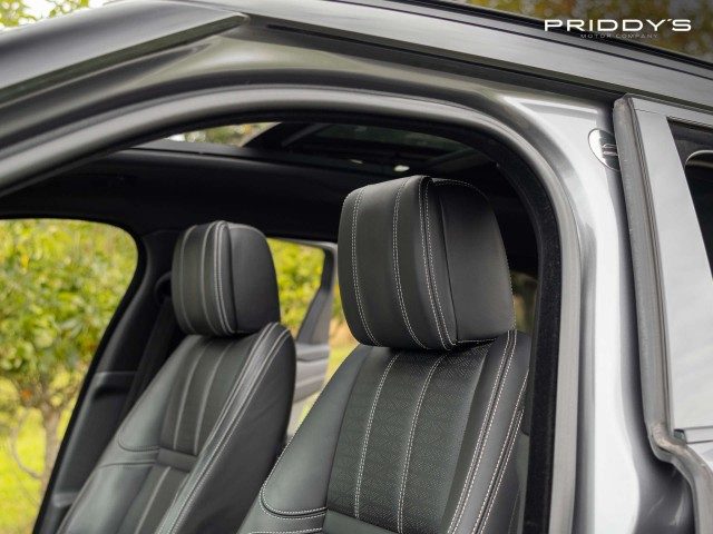 Land Rover Range Rover Velar - Image 16