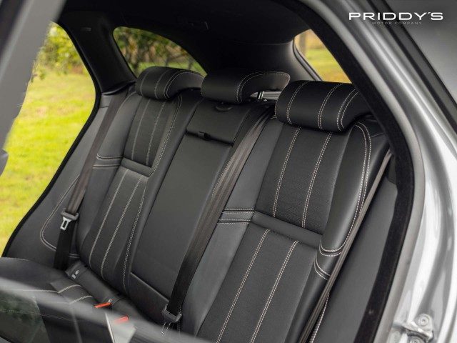 Land Rover Range Rover Velar - Image 17