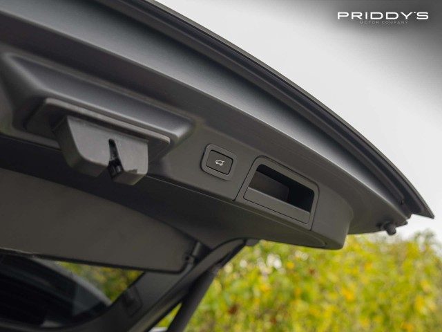 Land Rover Range Rover Velar - Image 19