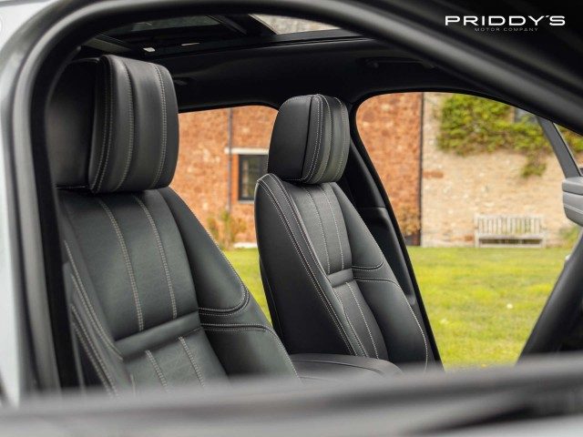 Land Rover Range Rover Velar - Image 20
