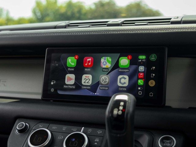 Land Rover Defender - Image 12
