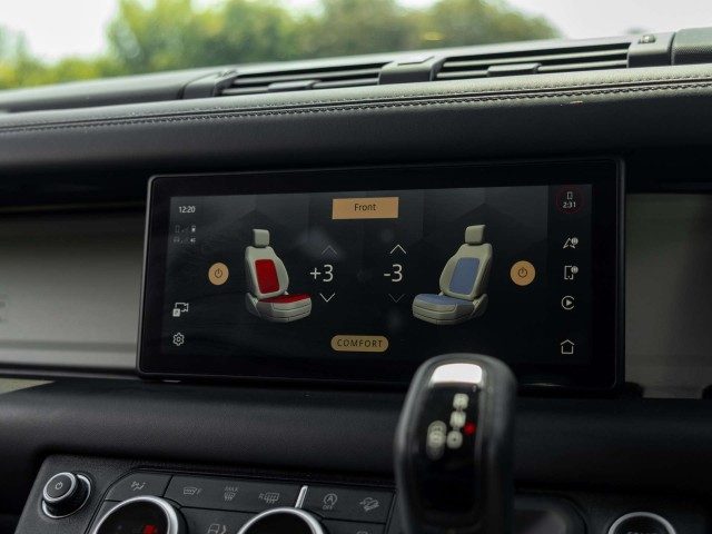 Land Rover Defender - Image 13
