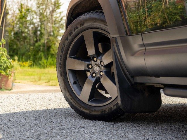 Land Rover Defender - Image 19