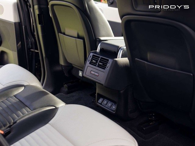 Land Rover Discovery - Image 19