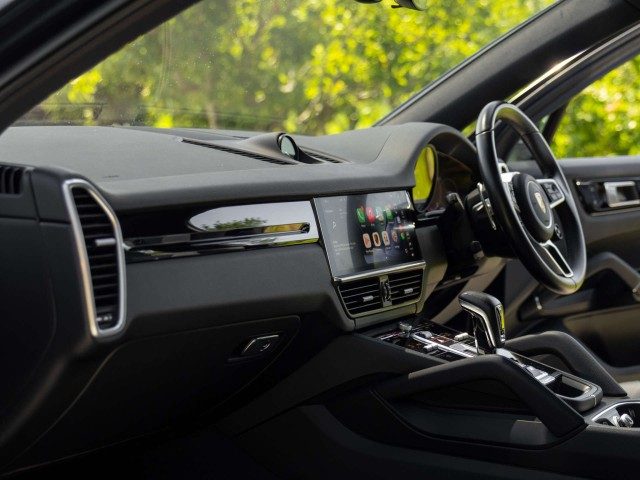Porsche Cayenne - Image 5