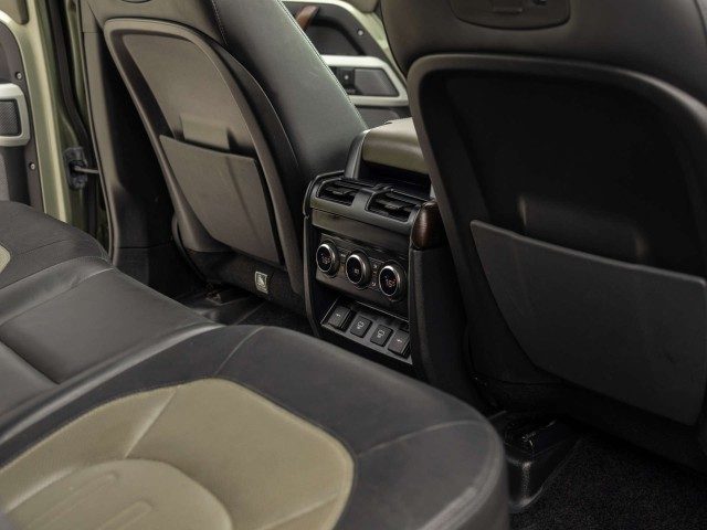 Land Rover Defender - Image 14